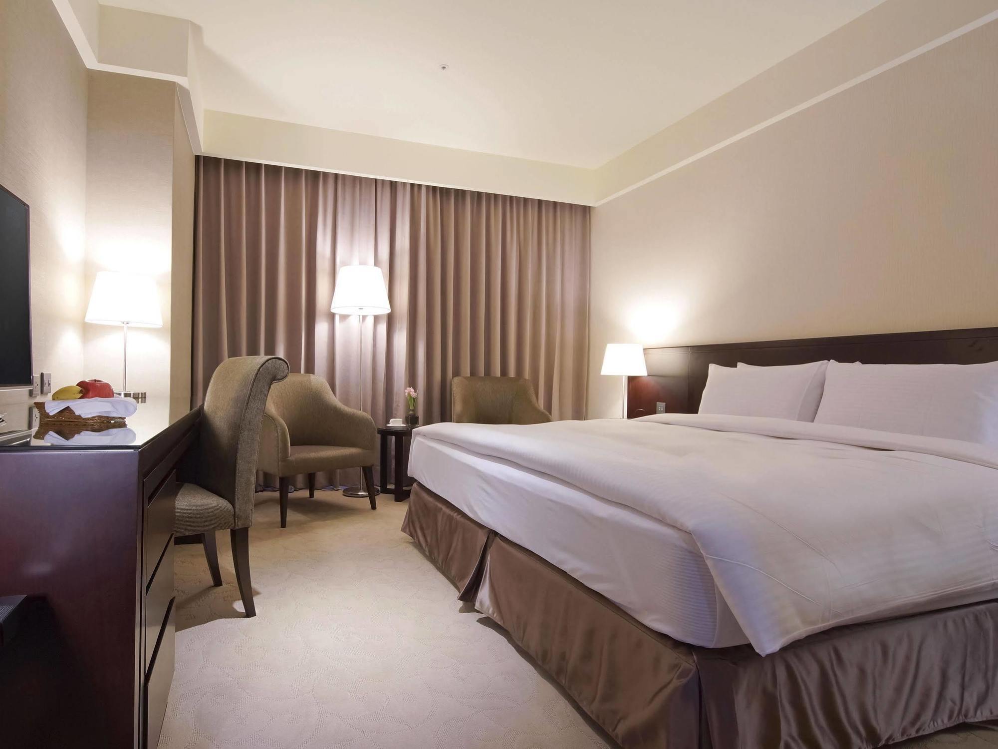 Lailai Hotel Taichung Extérieur photo