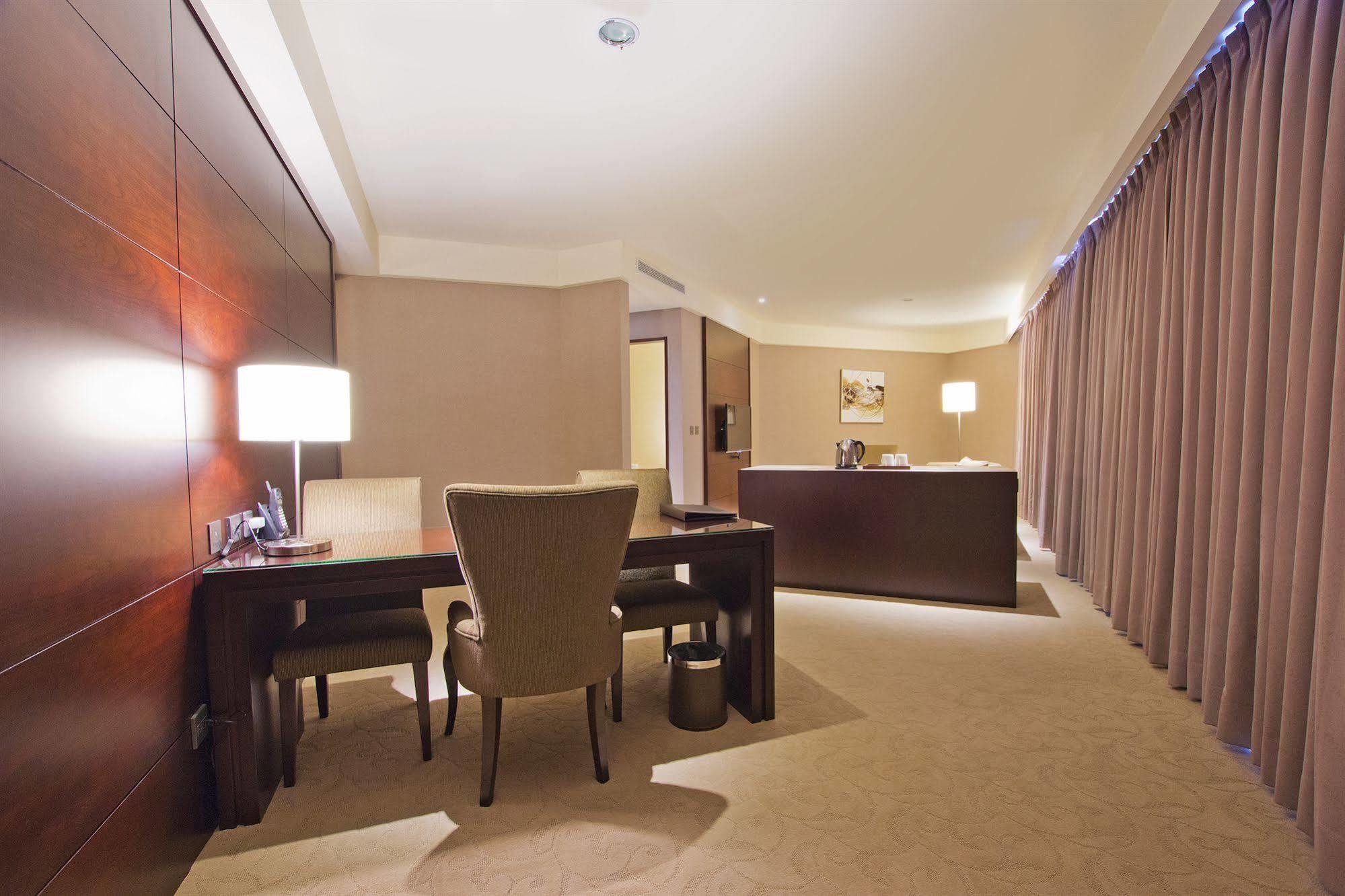 Lailai Hotel Taichung Extérieur photo